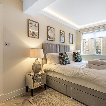 Luxury Living In Knightsbridge Private Balcony View Of Harrods, 2Br2Ba With Ac ลอนดอน ภายนอก รูปภาพ